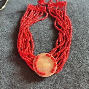 NWOT Coral Beaded Shell choker necklace